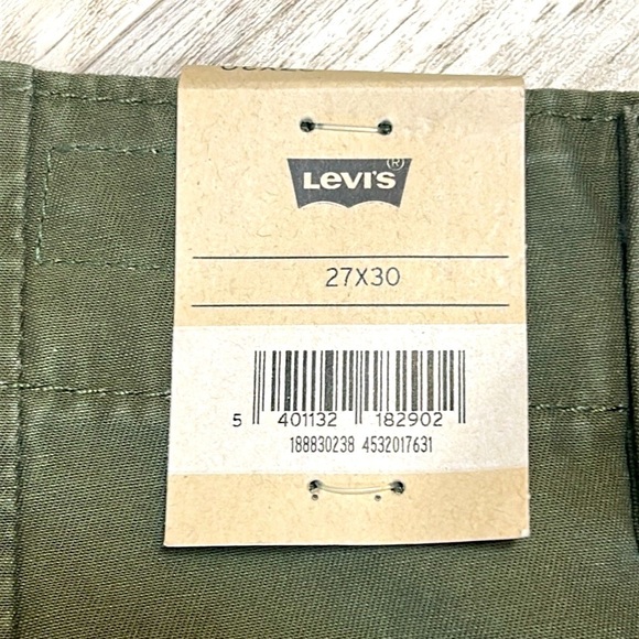 NWT Levi’s Women’s Olive Green Wide Leg Cotton Twill Baggy Cargo Pants Trousers - Picture 7 of 11
